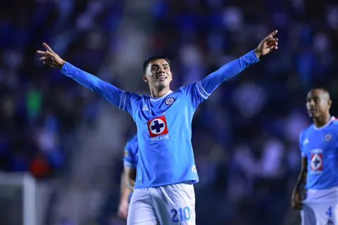 Noticias de Cruz Azul hoy 7 de julio: victoria sobre Mazatlán, visita de Giménez y último juego de Huescas