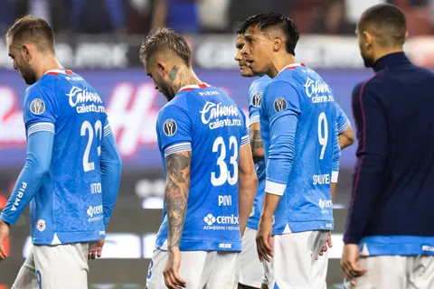 Cruz Azul aún puede revertir la maldición del superlíder.