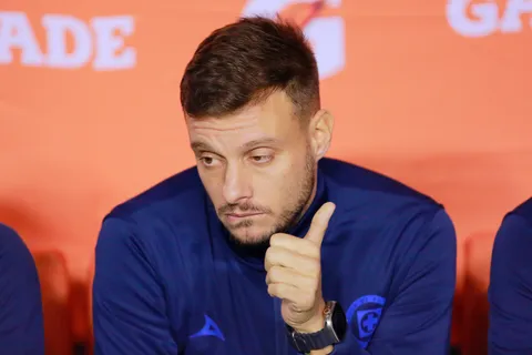 El otro entrenador que le interesa al Corinthians