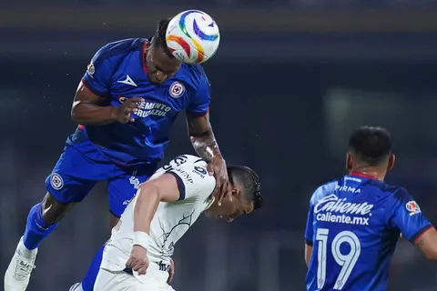 Cruz Azul: el inesperado tridente defensivo que se convirtió en una auténtica muralla