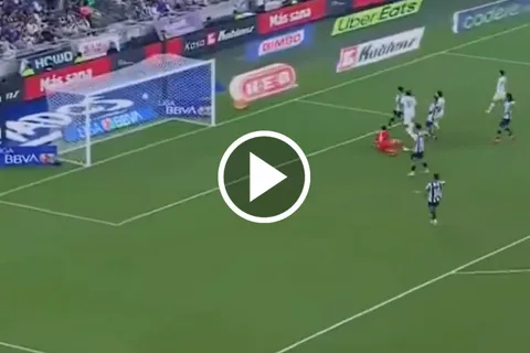 La jugada que pudo cambiar la historia: el increíble fallo del Toro Fernández ante Rayados