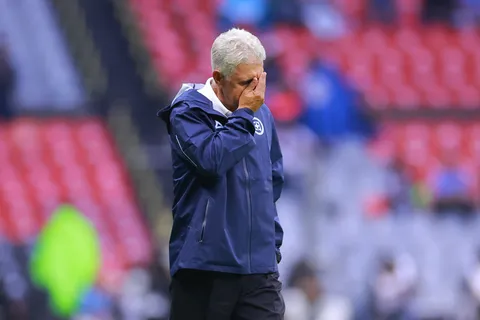 El Tuca Ferretti lo lamenta.