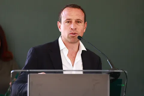 Gerardo Torrado opinó sobre la dura entrada de Carrasquilla a Kevin Mier.