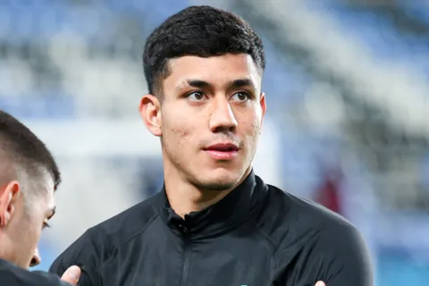 Omar Campos ya es jugador de Cruz Azul.