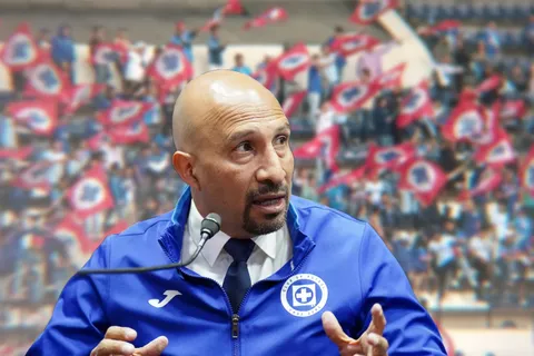 La afición de Cruz Azul dedica cántico al Conejo Pérez, figura histórica de La Máquina