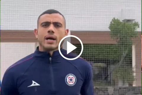 Y un dia Giakoumakis se dijo "Yukamaki"