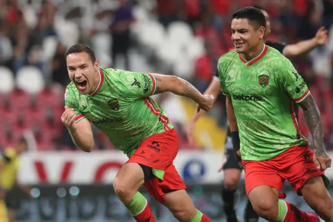 Jesús Dueñas ya sería cementero.