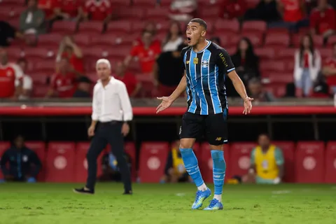 Carlos Vinicius, el delantero de Gremio que estaría en la carpeta de Cruz Azul.