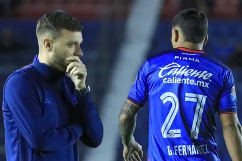 ¿Quién suplirá la baja del Toro Fernández en la alineación de Cruz Azul contra Tigres?