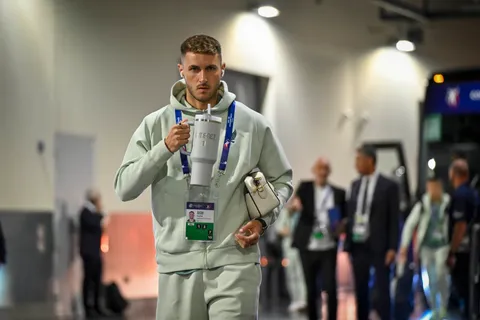 Santi Giménez, presente en Cruz Azul vs. Mazatlán.