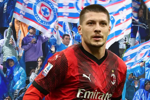 Afición de Cruz Azul se cansa de Luka Jovic.