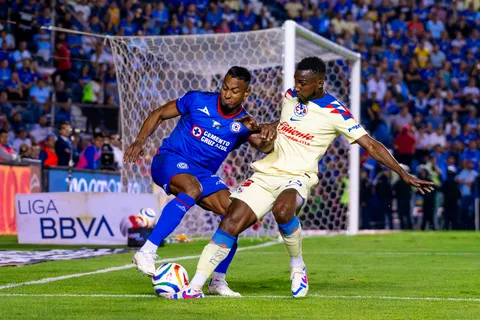 Cruz Azul empató con el América y buscará la décima en el Azteca