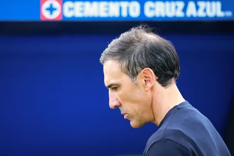 Giro inesperado: Vicente Sánchez podría ser el DT de Cruz Azul por todo el Clausura 2025
