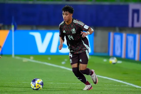 Fanáticos de Cruz Azul mandan recado a Larcamón tras la exhibición de Amaury Morales ante Chile