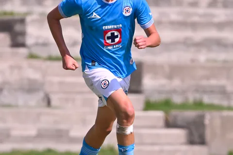 ¿Quién es Emiliano Castañeda, el jugador de Cruz Azul que está a prueba en Queens Park Rangers?