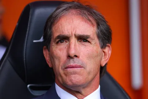 La oferta que alejaría a Guillermo Almada de Cruz Azul