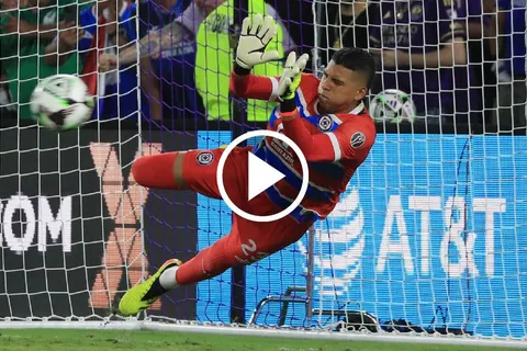 Mier vuela y salva a Cruz Azul.