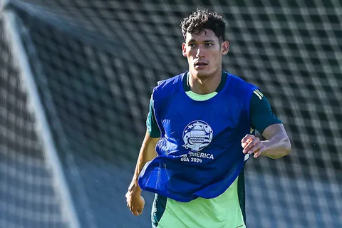 Cruz Azul activa plan emergente: Inicia negociaciones por Chiquete Orozco
