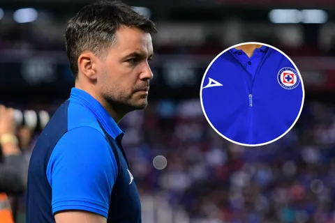 Cruz Azul decidió sobre Larcamón.