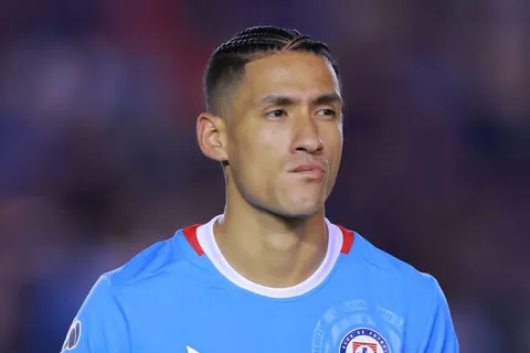 Cruz Azul conservará parte de la ficha de Uriel Antuna con su venta a Grecia