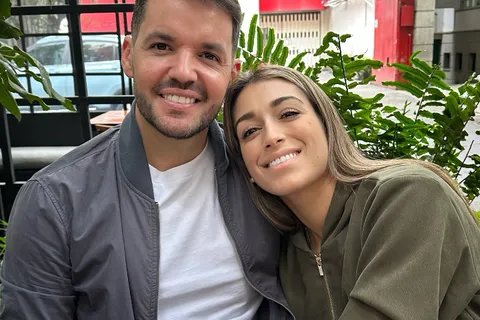 Victoria Betancourt, esposa de Nicolás Larcamón, envió un mensaje de apoyo al DT.