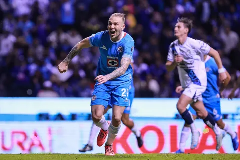 Polémica al interior de Cruz Azul por el futuro de Rodo Rotondi.