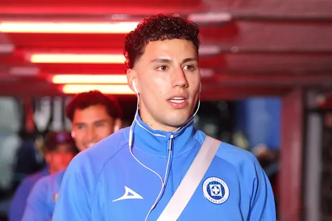 Jorge Sánchez, ¿se queda o se va de Cruz Azul?