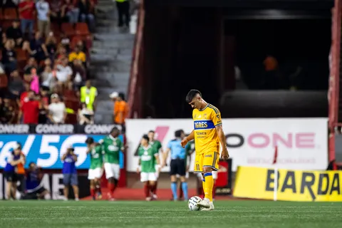 Juan Brunetta se alejaría de Cruz Azul por movimientos internos del equipo.