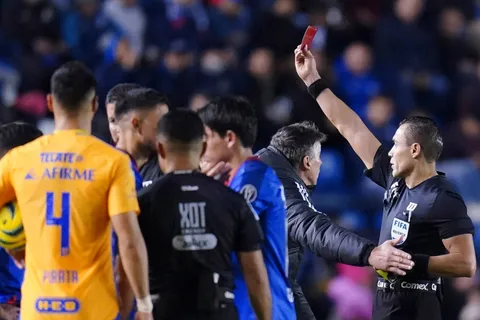 Cruz Azul buscará justicia en la Comisión Disciplinaria: castigo para Robert Siboldi y perdón a Willer Ditta