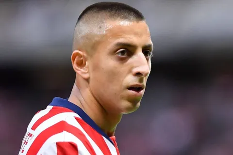 Las dolorosas palabras del Piojo Alvarado tras renovar con Chivas