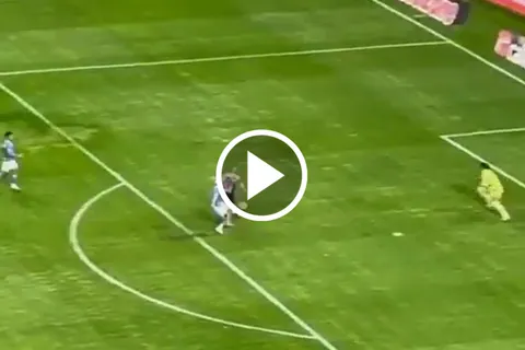 ¡Valió como un gol! La atajada de Kevin Mier al Chicharito y por la que Chivas pide penal