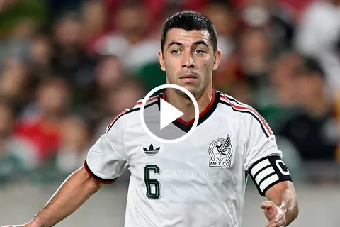 Erik Lira, titular en México con Chile.