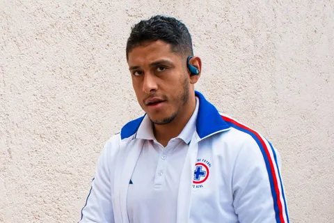 ¿Sale de Cruz Azul? Luis Romo le dio su respuesta a Chivas
