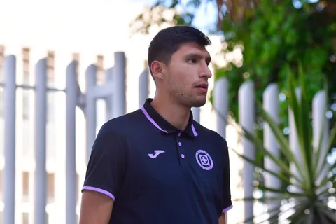 Jordan Silva regresó a Cruz Azul tras su préstamo con San Luis.