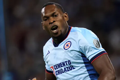Diber Cambindo vive un gran momento en Cruz Azul