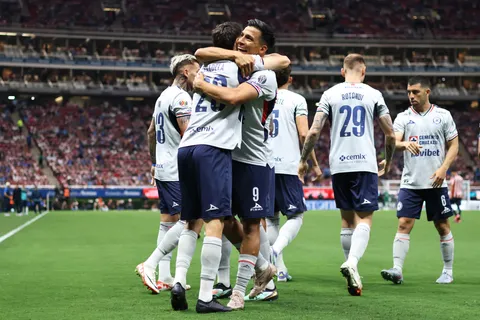 Y Cruz Azul dejará ir a uno: tres cementeros nominados al Mejor Jugador del Apertura  2025