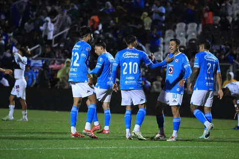 Cruz Azul derrotó 3 a 1 a León y a Vicente Sánchez le piden por un futbolista.