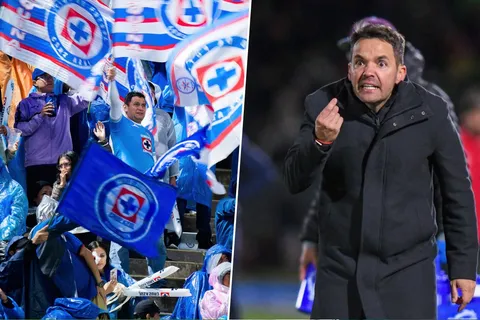 La afición de Cruz Azul estalló en críticas y Larcamón no fue el único apuntado.