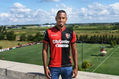 Willer Ditta ya tiene la visa de trabajo: ¿qué falta para que pueda debutar en Cruz Azul?