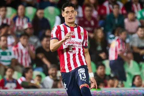 Chiquete Orozco sigue en la mira de Cruz Azul.