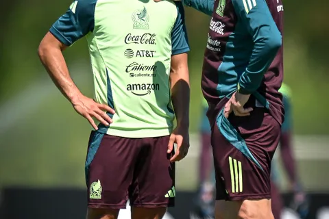 Erik Lira vuelve a la convocatoria de Javier Aguirre para el Tri.