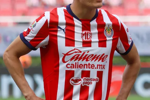 Martín Anselmi sorprendería con la posición de Chiquete Orozco en su 11: liberaría a otro jugador
