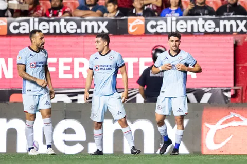 Ni un solo delantero: los jugadores que anotaron los únicos 3 goles de Cruz Azul este semestre
