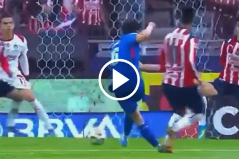 ¡Ya lo gana La Máquina! El zapatazo de Jeremy Márquez para adelantar a Cruz Azul sobre Chivas