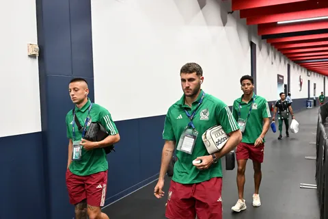 Cruz Azul emocionado con Santi Giménez y Roberto Alvarado