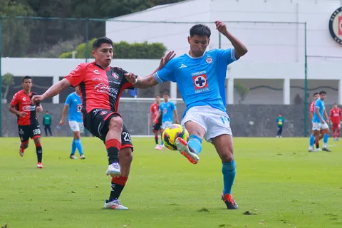 ¿Quién es Karol Mendoza: el sustituto de Mateusz Bogusz en la convocatoria de Cruz Azul?