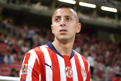 El dinero que tendría Cruz Azul para fichar al Piojo Alvarado