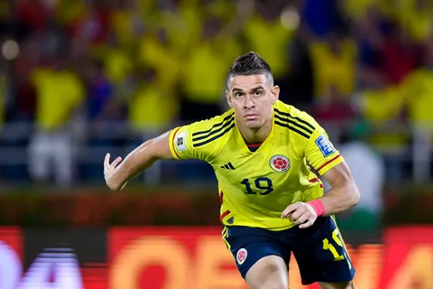 Rafael Santos Borré da la razón a Cruz Azul: así fue su gol para la victoria de Colombia