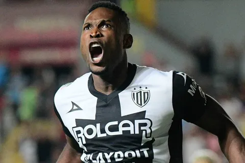 Necaxa le presentó dos ofertas a Cruz Azul por Diber Cambindo