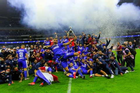 El Campeón de la novena que Cruz Azul le compró al Orlando City y no recordabas: Yoshimar Yotún
